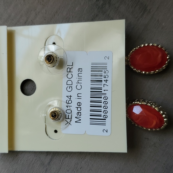 éclat Coral Earrings - Picture 3 of 3